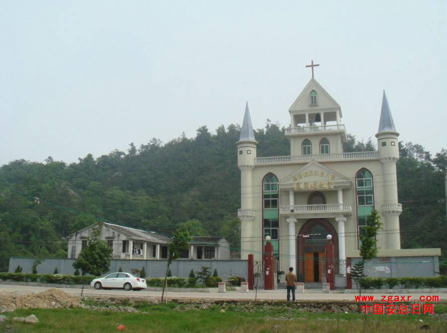 浙江苍南凤岗塔新教堂