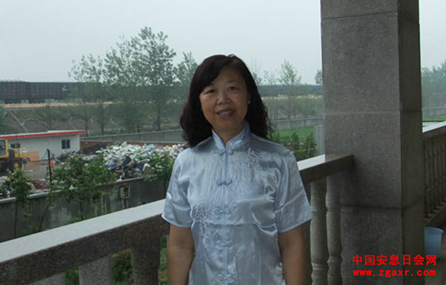 邓世香姐妹独唱